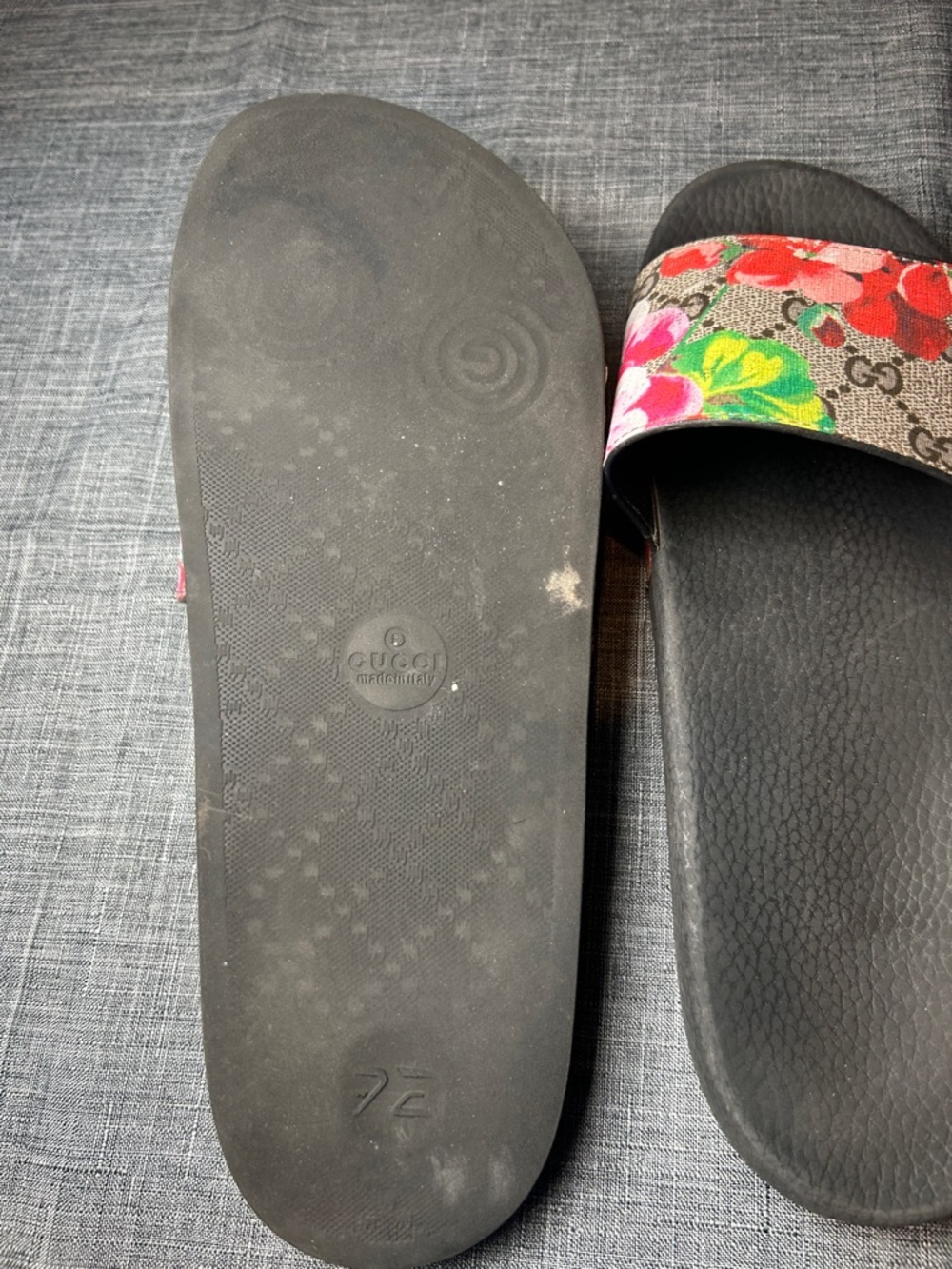 Gucci Black Slide Sandals with Multicolor Floral Logo Strap - Picture 4 of 5